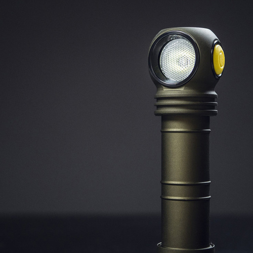 Outdoor - Armytek - Stirnlampe Wizard C2 Pro - Magnetisches Ladegerät - 2500 lm - 18650 - Olive - F08701CO - LED-Taschenlampen